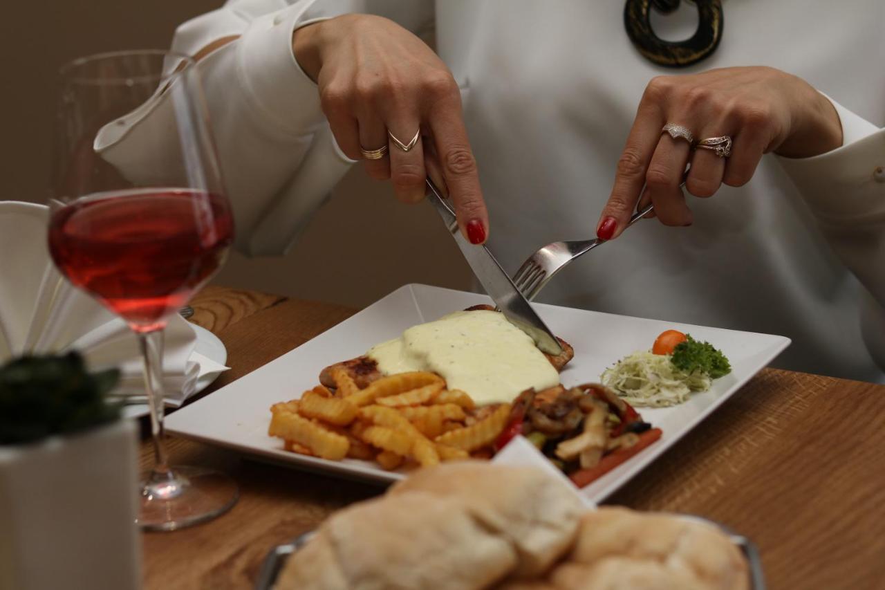 Hotel Biser Panonija Duboka Dış mekan fotoğraf